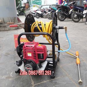 Máy phun thuốc cầm tay chạy xăng động cơ 4 thì GX35 tại Gia Lai