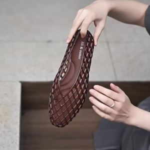 [Free Shipping] Unique Flat-Bottomed Hollow Breathable Round-Toe Clogs Stylish And Comfortable Versatile Flat Sandals For Summer