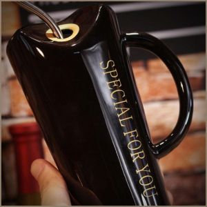 แก้วกาแฟ น่ารักสีชมพู แก้วน้ำ ขอบทองพิเศษ ฝ้าและกันลื่น ปากถ้วยที่เป็นเอกลักษณ์ องค์ประกอบการ์ตูน