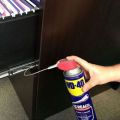 Dầu chống rỉ WD-40 EZ-Reach 450ml, bôi trơn, bảo dưỡng đa năng với vòi uốn cong mọi hướng. 