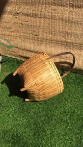 ตระกร้าสานจากไม้ไผ่ ขนาดกลาง สูง 23 เซนติเมตร คูณ กว้าง 28 เซนติเมตร