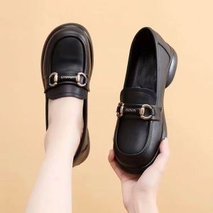 Free Shipping New Spring Collection Of WomenS Flats: Elegant And Versatile Perfect For Pairing With Skirts Suitable For Work And Featuring A Shallow Toe Design