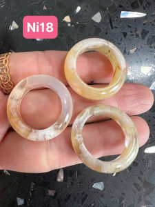 Nhẫn Nữ mới Đá Mã Não Bông Bông Vàng Trắng Đều Bóng Đẹp Ni 18mm Cao 7mm Dầy 4mm Chị em Nữ mệnh Kim mệnh Thủy mệnh Thổ đeo lên tay xinh xắn may mắn chỉ có 350k/1 chiếc ạ