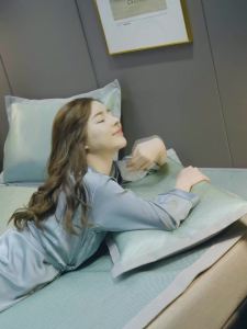 Carbon light ice silk cool mat can be machine washed and folded