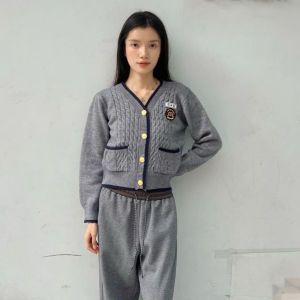 🔥[C465] Áo len nữ Montoghi dệt kim LOGO KÈM CHỮ phối VIỀN TÚI cài nút tay dài - Kholenqc