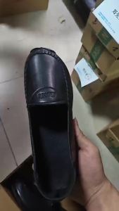 New Autumn Style Soft-Soled Shoes For Middle-Aged And Elderly Non-Slip Comfortable Flat Soft-Soled Mom Shoes Low-Top Soft Leather Loafers For Women