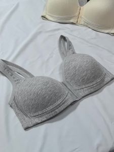 4 Pieces of Elegant Seamless Push-Up Bras for WomenFront-closure design breathable nylon material Liner-freecomfortable style