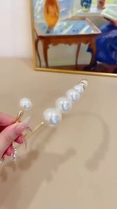 Clavicle Chain Fashion Necklace For Women Elegant Big White Imitation Pearl Choker Necklace Wedding Jewelry Collar Exaggerated Design Retro Pearl Necklace Imitation Pearl Irregular Shape Geometric Open Collar Necklace Simple Style