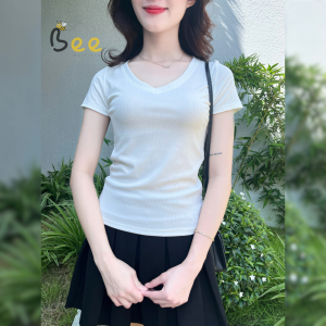 Áo thun tăm nữ BEE cổ tim dáng ôm tay ngắn màu đen và trắng công sở
