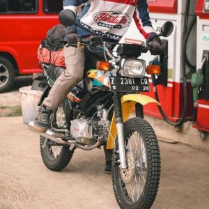 Spakbor Depan Trail HONDA WIN KUNING Slebor depan semi trail Win 100 spaknor win100 kuning