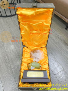 Quả cầu thạch anh vàng đế ngọc cực đẹp đk khoảng 12cm cao 30cm ngang 20cnm