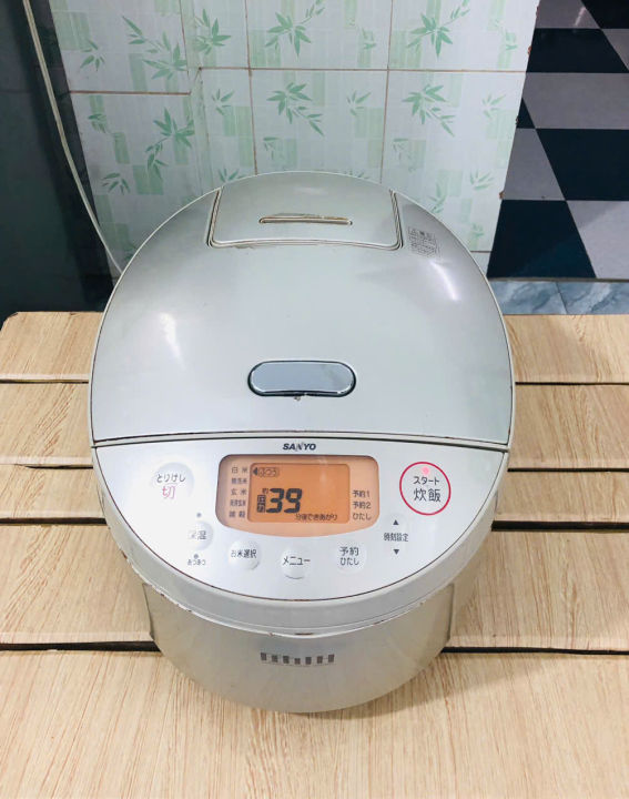 Nồi cơm điện cao tần nội địa Nhật Bản Sanyo dung tích 1.8L dùng cho gd 5-7 người