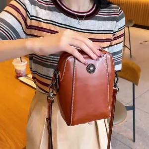 Premium oil wax cowhide small handbag for women 2026 New single-shoulder crossbody bag for women fashionable genuine leather womens bag trendy phone bag