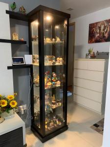 Glass Display Cabinets [Pre-order]