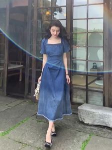 韩系复古方领渐变色牛仔连衣裙女夏季褶皱收腰显瘦流苏中长款裙子