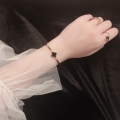 OYJR สร้อยข้อมือสแตนเลสผู้หญิง ใบโคลเวอร์ กำไลข้อมือโซ่ Clover จี้เครื่องประดับหรูหรา 2022. 