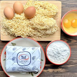 บะหมี่ไข่ไล้กี่เส้นมาตราฐาน(ห่อเล็ก 500 กรัม) มี10ก้อน/ห่อ ปลอดภัยไม่มีสารกันบูด