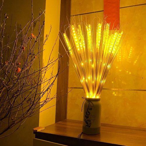 Cách Bố Trí Đèn LED Bông Lúa Tạo Không Gian Ấm Cúng Cho Phòng Ngủ Và Phòng Trọ