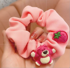 Kunciran Scrunchie Ikat Rambut Beruang Lotso Toy Story Pink Strawberry Lucu Aksesoris Rambut untuk Anak dan Wanita KCR 01