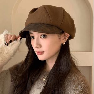 Adjustable hat for women with octagonal brim