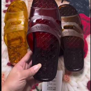 Vietnamese Rubber Slippers For Summer Anti-Slip And Anti-Fall Suitable For Elderly For Bathroom Shower And Home Use