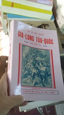Sách Gia Long Tẩu Quốc
