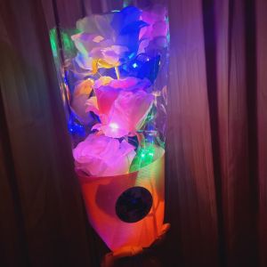 ช่อดอกกุหลาบพร้อมไฟตกแต่ง ช่อดอกไม้ ของขวัญ ของขวัญวาเลนไทน์ ของขวัญปัจฉิม