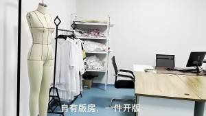 2025 New ชุดเสื้อยืดลำลองพิมพ์ลายมนุษย์ต่างดาว เสื้อยืดแขนแขนสั้นคอกลมฮิปฮอปใส่ได้ทั้งชายและหญิง