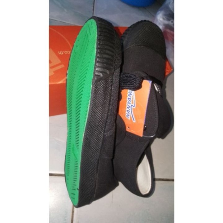 Sepak takraw hot sale shoes lazada