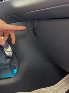 Suitable for Geely  ex5 ev  Proton eMAS 7 passenger glove folding hidden hook