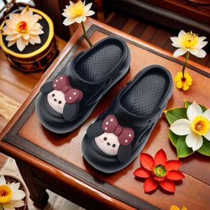 Free Shipping New Summer Sandals For Women Featuring A Thick Sole Non-Slip Design Durable Construction And A Versatile Two-Way Style Suitable For Both Beach And Everyday Wear