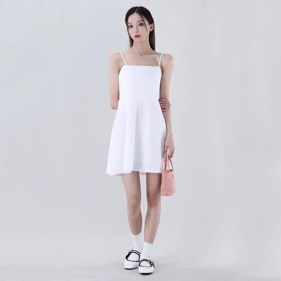 Váy nữ 2 dây màu trắng thiết kế dáng chữ a đính nút dể thương thời trang  đầm dự tiệc dạo phố - Đầm maxi | ThờiTrangNữ.vn