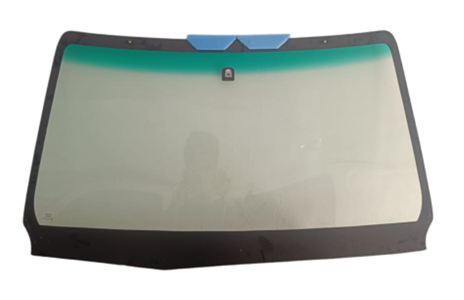 Windscreen%20Front%20Toyota%20Hilux%20OEM%20(1%20piece)%20with%20Parcel%20-%20Image%202