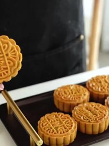 Mooncake Mold Press-Style Baking Mold Kitchen accessory for baking meal preparation serving and homemade recipes Press-Style Baking Mold for festival baking and homemade desserts