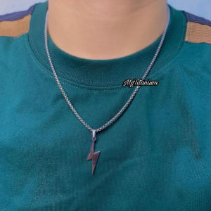 Kalung Titanium Dengan Liontin Petir Silver Mewah Elegan Fashion Pria Dan Wanita Couple Terbaru Antikarat