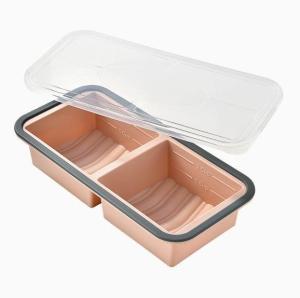 Silicone compartmentalized lunch box with lid for food storage portable lunch box suitable for chi
