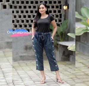 Celana Love Pants Jeans Jumbo: Celana Panjang Casual Kualitas Tinggi