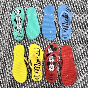 Dép xỏ ngón nữ Mickey thời trang cá tính nhiều màu lựa chọn phù hợp đi biển chống trơn trượt.