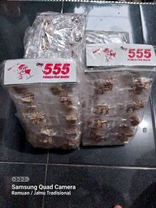 KEMENYAN/MENYAN MADU Cap 555 Besar 1pak isi 5 renteng