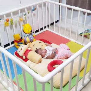 1x1 คอกกั้นเด็ก 3.5x3.5ฟุต (100x100cm) มุมสีขาวอย่างหนา ฟรีจุกยางยึดพื้นกันเลื่อน