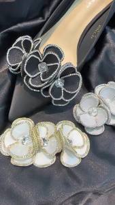 [Free Shipping] Exquisite new evening high-heeled fashion wedding shoe accessories elegant and versatile decorative buckles classic handmade shoe flowers and pearls