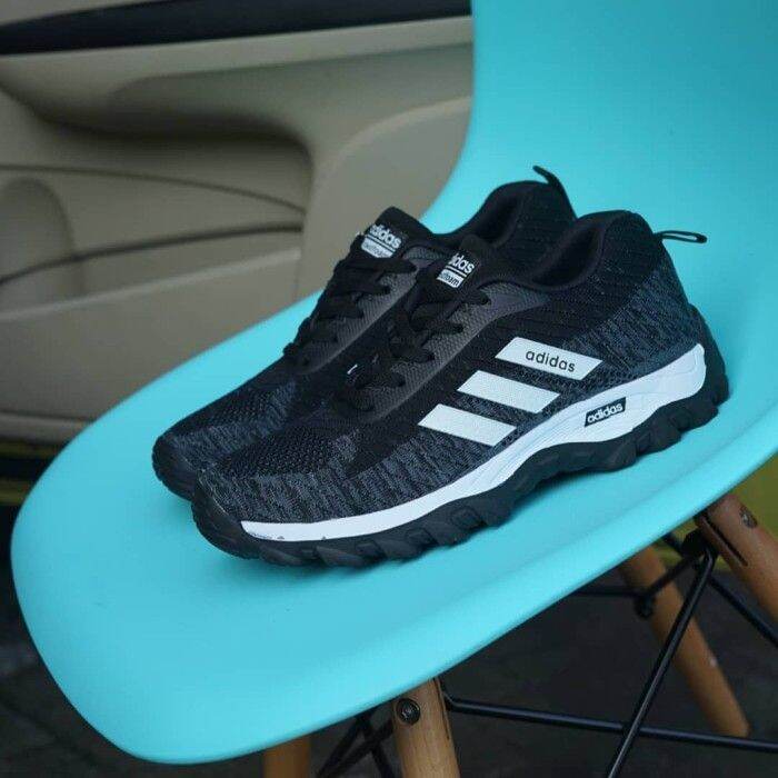 Foto sepatu hotsell olahraga adidas