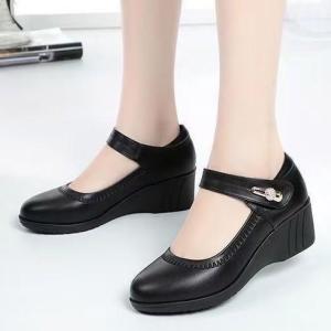 [Free Shipping] 2026 New Summer Collection: Simple Shallow-Toe Pointed-Toe Height-Increasing And Velcro-Closure Women’S Leather Shoes Perfect For Pairing With Dresses Fashionable And Versatile