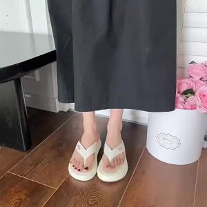 [Free Shipping] 2026 New Womens Summer Outdoor Non-Slip Thick-Soled Flip-Flops for Beach Flat-Soled Womens Flip-Flops