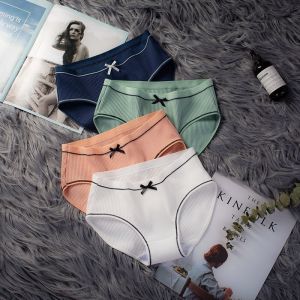 Snug-fitting Panties Threaded Triangle Panties Breathable Moisture Absorption Teenage Girl Stripe