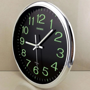 【ร้านไทย จัดส่งภายใน 24 ชั่วโมงใ】นาฬิกาแขวนผนังเรืองแสง ทรงกลม12 นิ้ว เดินเรียบไม่มีเสียง เดินลาน ตัวเรือนทำจากพลาสติกคุณภาพดี