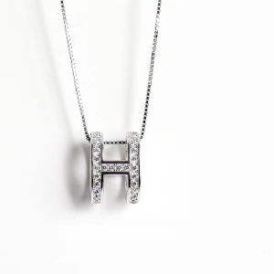 Thai Dee สร้อยคอ จี้รูปตัวอักษร H เครื่องประดับสําหรับผู้หญิง H necklace