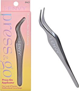 Bộ dụng cụ gắn mi i-ENVY Press&Go kẹp mi giả không dính giúp gắn mi nhanh chóng và dễ dàng đầu kẹp cong nhẹ thiết kế góc cạnh và tay cầm thoải mái giúp bạn tự gắn mi tại nhà một cách chính xác.