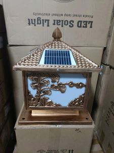 Đèn trụ cổng hàng rào năng lượng mặt trời kích thước 40x40 bằng hợp kim nhôm có điều khiển chỉnh màu sắc