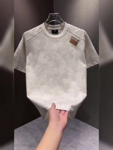 W&ME เสื้อยืดแขนสามส่วนโลโก้ปักแฟชั่นตัดครึ่งท่อนสำหรับผู้ชายเสื้อยืดปักลายลำลองแขนสั้นตัวอักษรแบบใหม่ทันสมัยสำหรับฤดูร้อนคอกลม